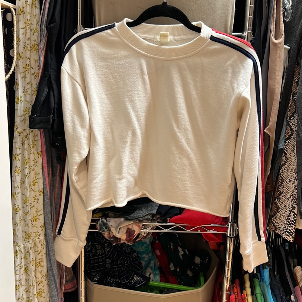 white cropped crew neck size small